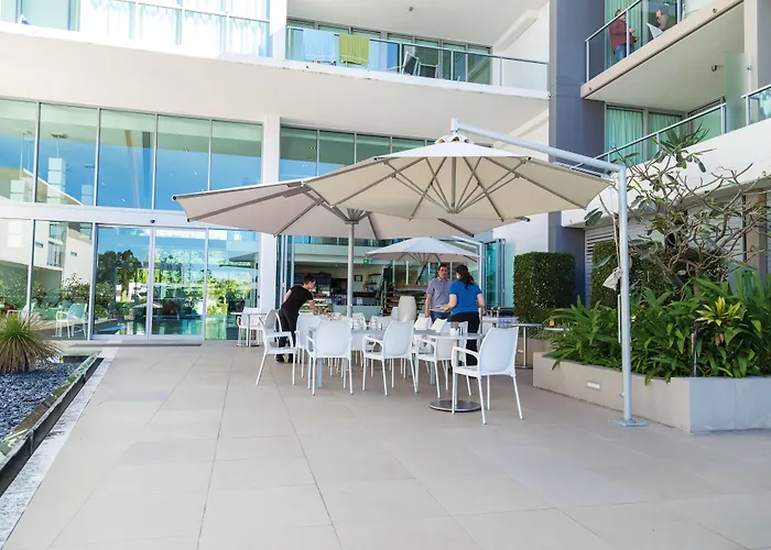 Luxury hotel only: Ultiqa Freshwater Point Resort Broadbeach