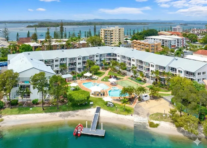 Family Hotel: Pelican Cove Waterfront Apartment